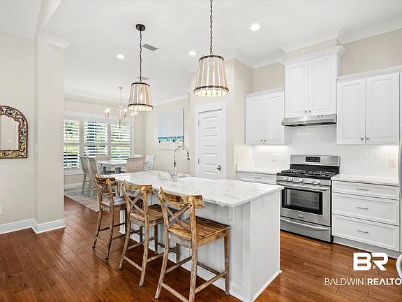 4th image of 548 Artesian Spring Dr
