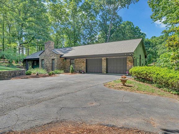 5th image of 5027 Hunting Hills Dr