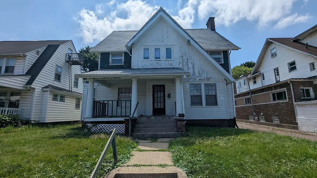 Building Photo - 1411 Yale Ave NW #2