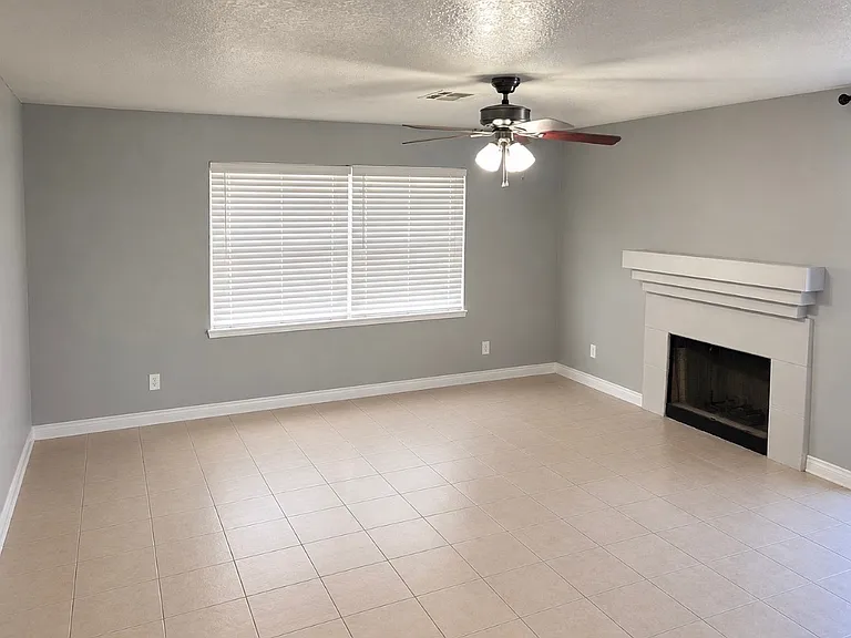 2661 Churchill Cir — Photo 4