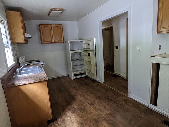 4th image of 16819 Dickenson Hwy