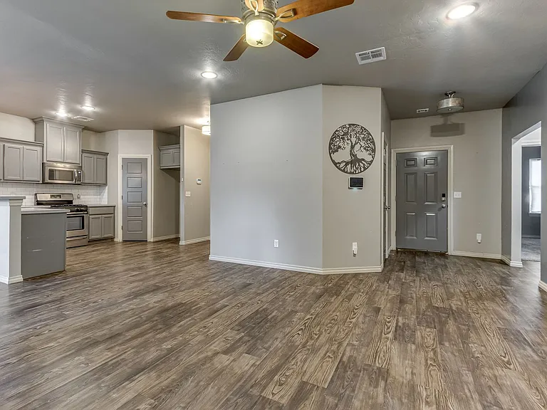 6304 NW 32nd St — Photo 5