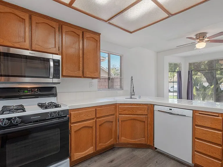 3321 Mountainside Dr — Photo 6