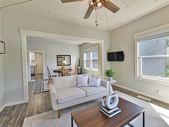 4th image of 2814 E Everett Ave