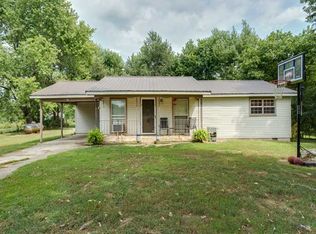 12182 Farrar Rd, Bentonville, AR 72712