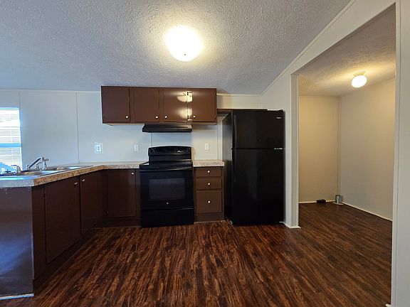 4th image of 104 Dove Dr