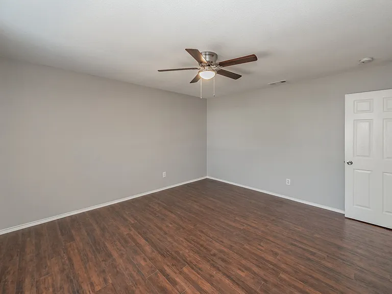 1217 Katy Dr — Photo 5