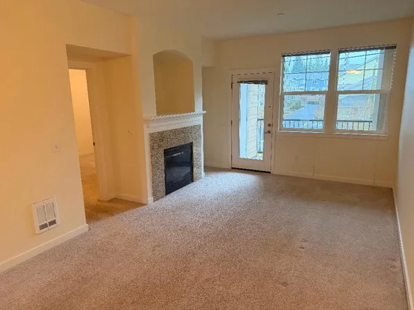 15 164th St SW APT B37, Bothell, WA 98012