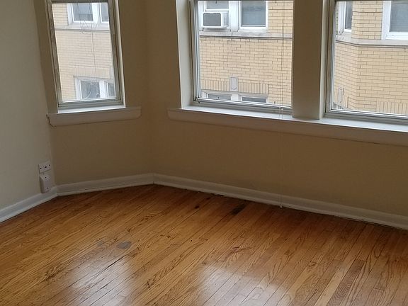 3rd image of 3320 W Palmer St #3S