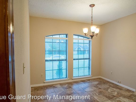 4th image of 418 Elliot St