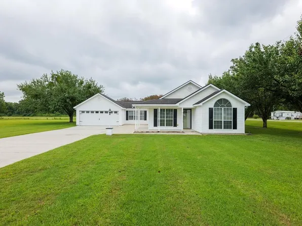 2 Northfield Ct, Ray City, GA 31645