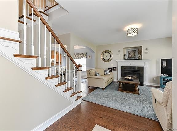 3rd image of 9026 Crusaders Ct