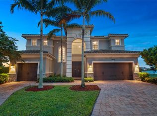 8750 Lakeview Dr, Parkland, FL 33076