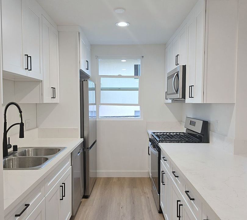 1st image of 1128 12th St APT 11