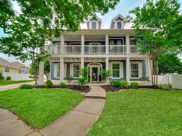 2028 Hartwell Ct, Aubrey, TX 76227