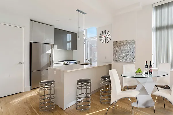 Rented by Modern Spaces | media 17