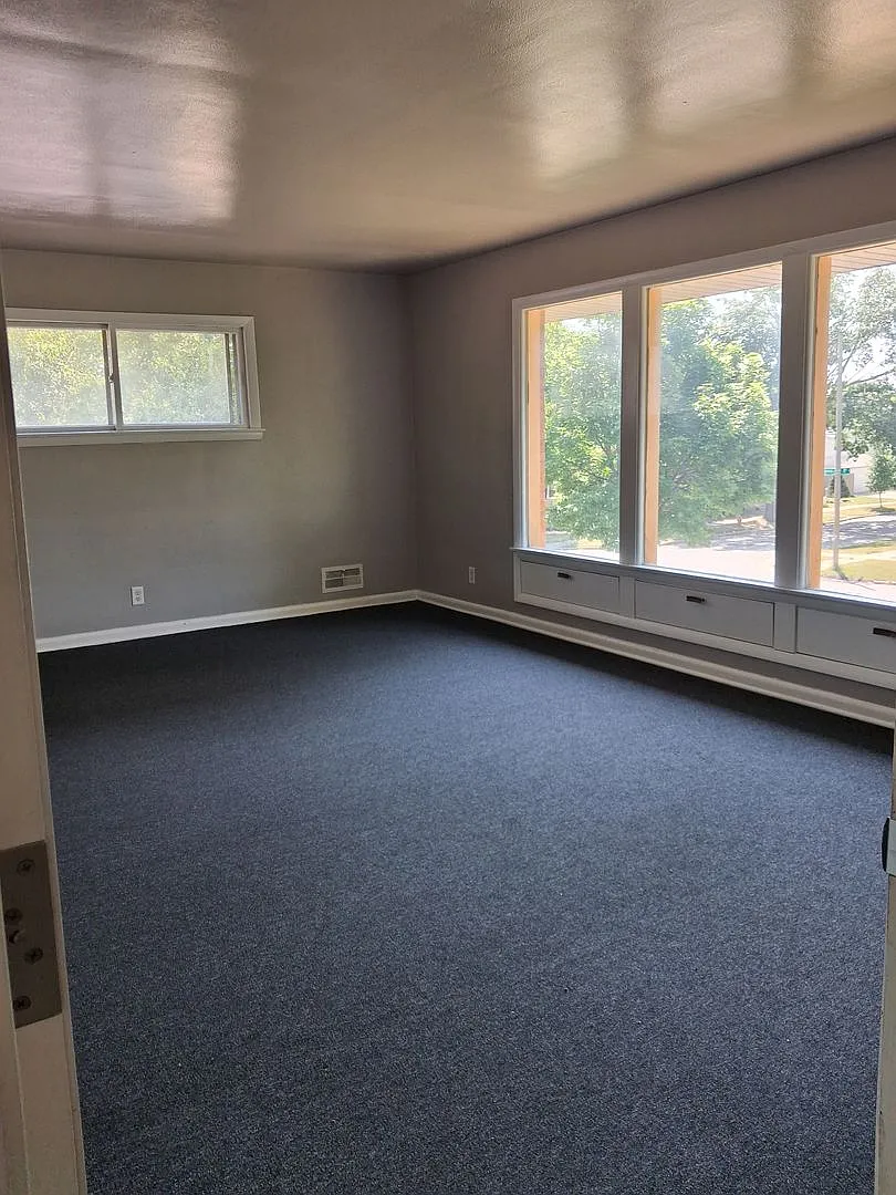 7106 West Congress Street — Photo 4