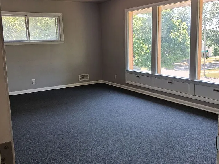 7106 W Congress St — Photo 4