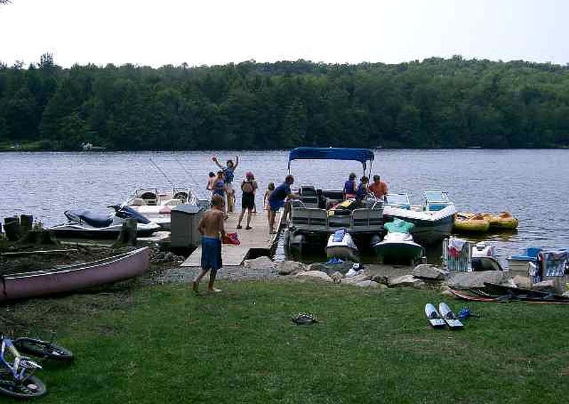 3rd image of 438 POND VIEW Road