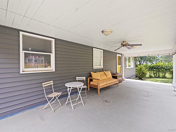 2nd image of 44 Woods Road