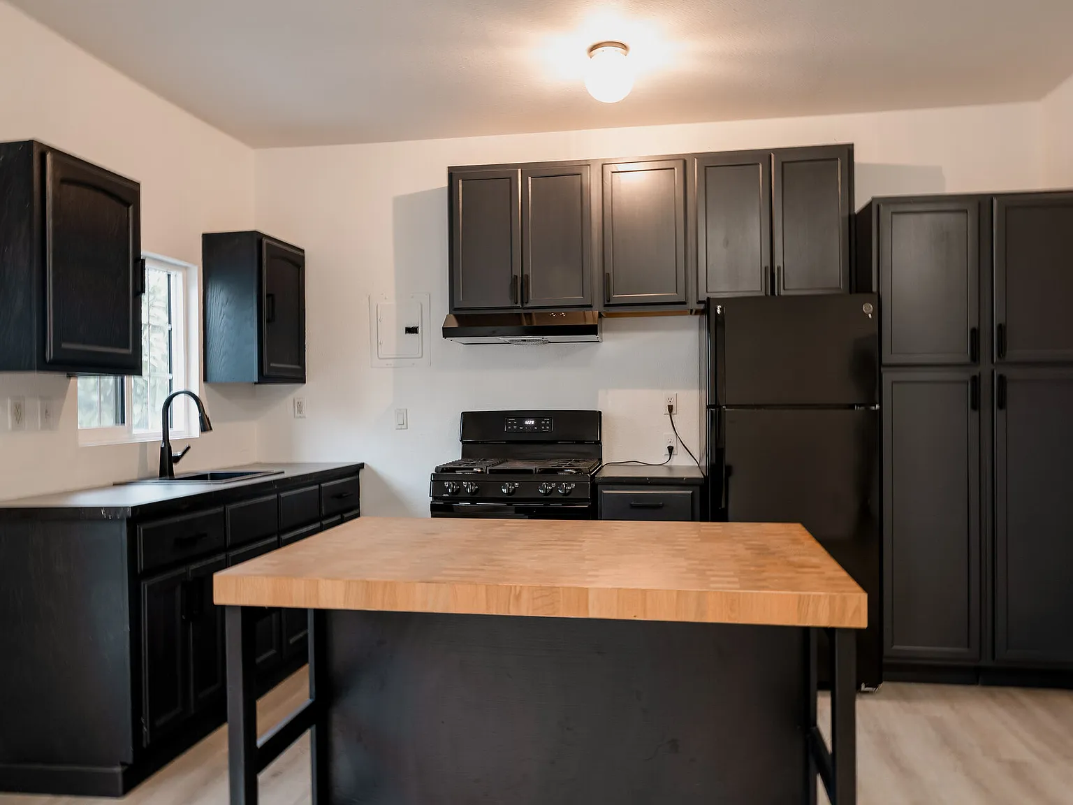 1 bed, 600 sqft, $2,195 — Photo 3