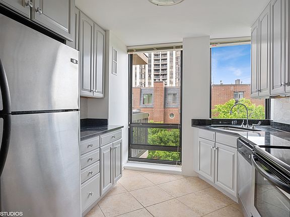 4th image of 1660 N La Salle St #412