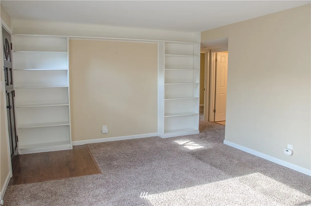 Living Space. - 9818 28th Ave SW #A