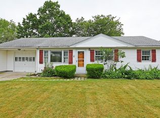 17 Sweeney Ln, Bristol, RI 02809