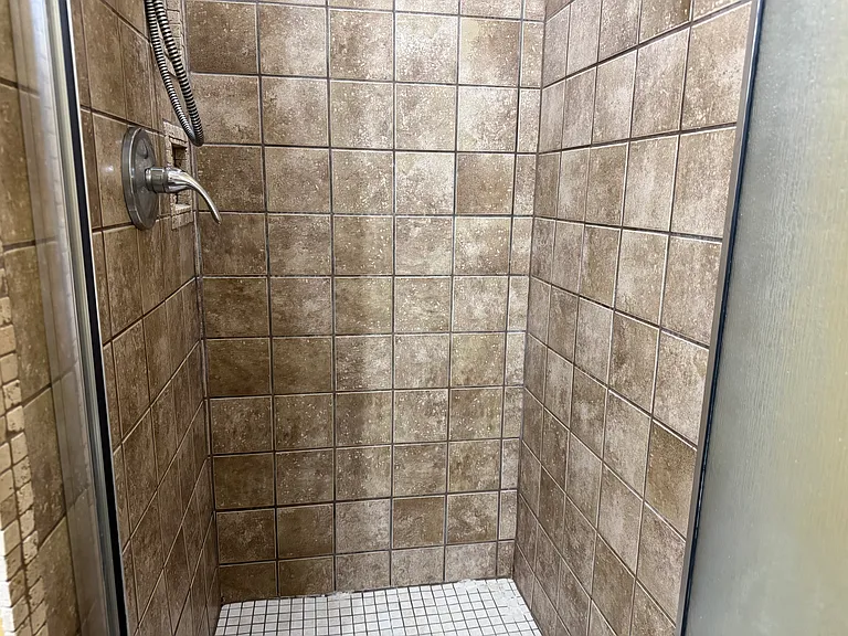 824 Mulder Dr — Photo 28