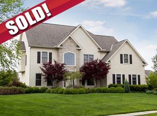 5009 Medallion Dr, Westerville, OH 43082