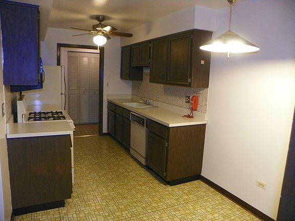 4th image of 9620 S Komensky Ave