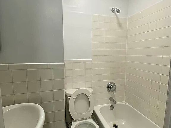 4th image of 273 E 10th St #9