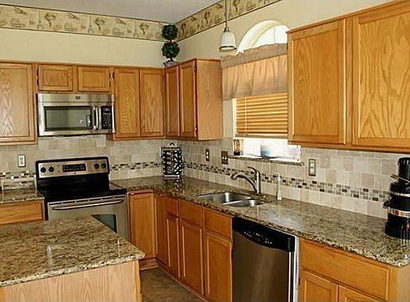 2nd image of 2221 Ellis Dr