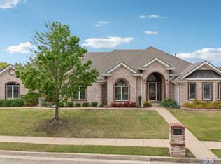 5565 NE Parkhill Dr, Bartlesville, OK 74006