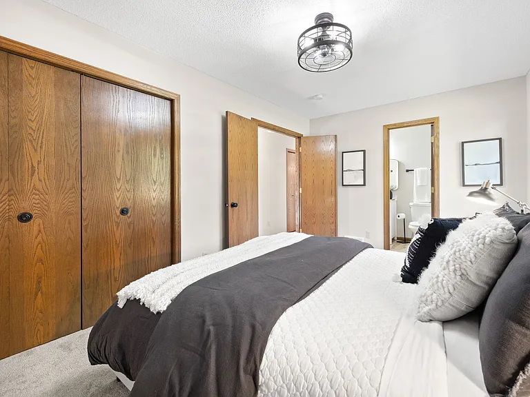1270 Lake Susan Hills Dr — Photo 9
