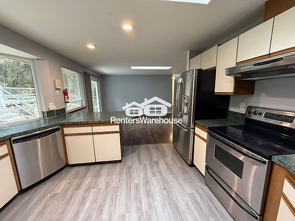 5th image of 7601 171st Avenue Ct E