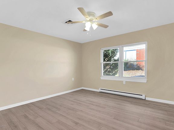 3rd image of 566B Sheffield Ct #1002
