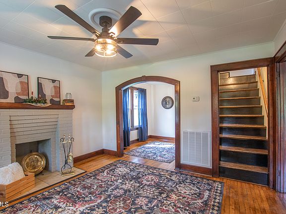 4th image of 268 Spurgeon Ln