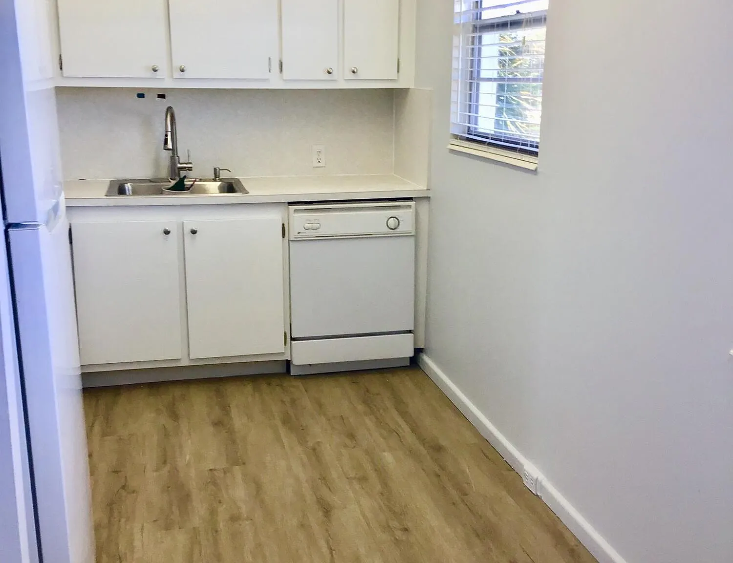 2 bed, 1.5 bath, 840 sqft, $1,600 — Photo 3