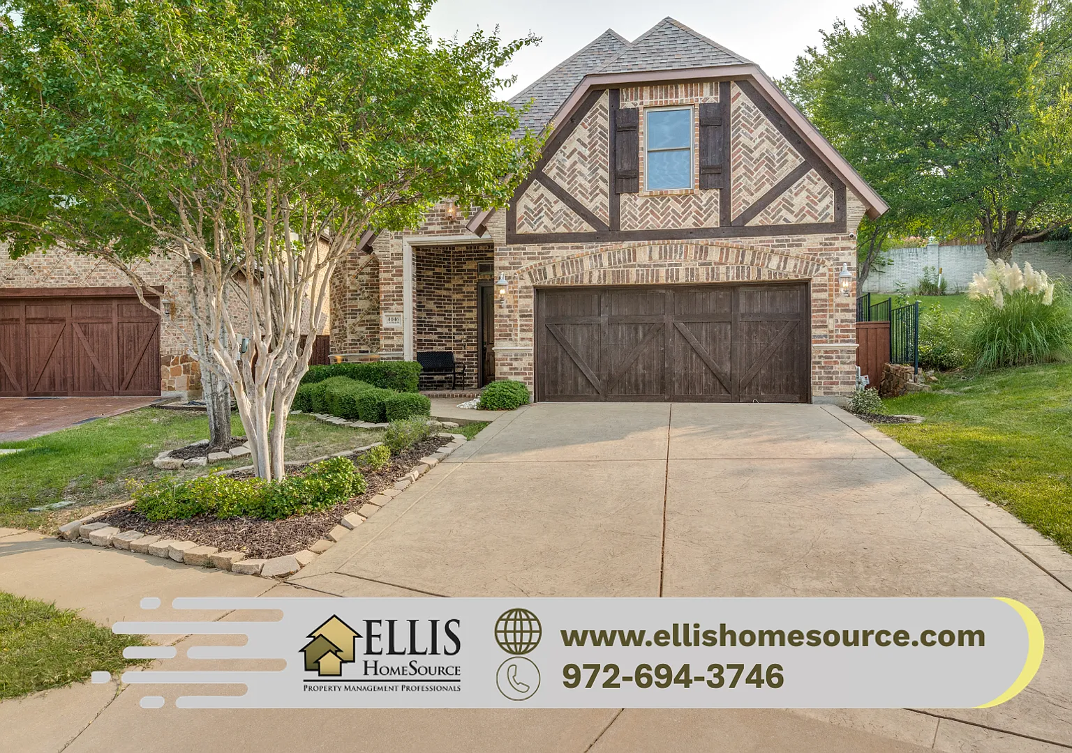 Luxury 3-Bedroom Home with Theater, Game Room & Private Office — Photo 1
