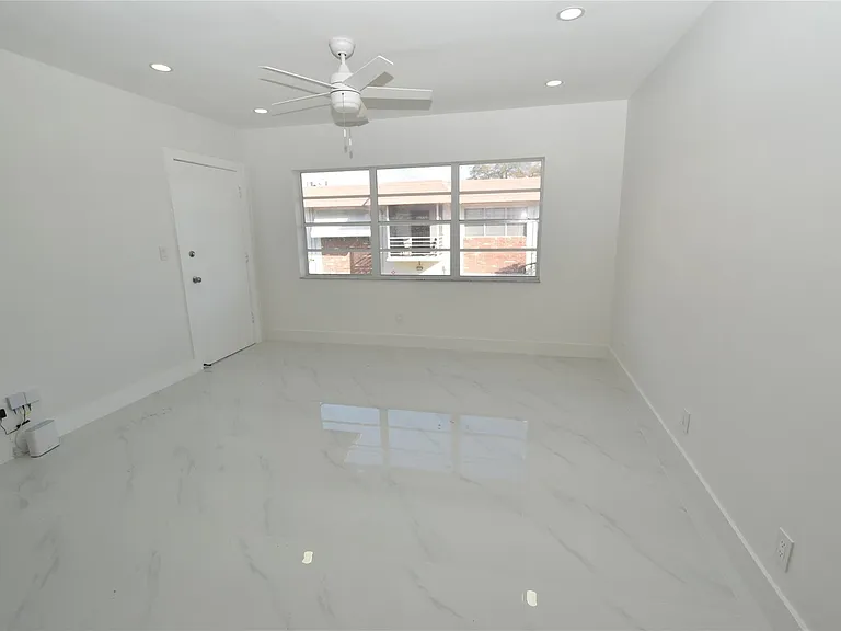3550 NW 8th Ave #810 — Photo 7