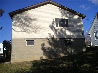 5th image of 211 Muntz St