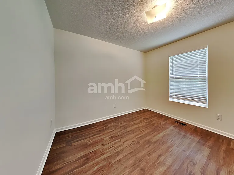 221 Dogwood Ave — Photo 10