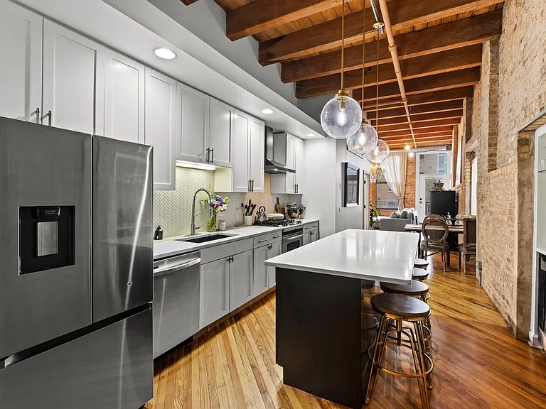 616 W Fulton St #217 — Photo 4