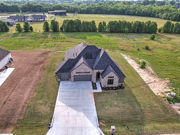 2nd image of 24655 Eliza Dr