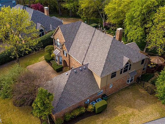 3rd image of 2810 Creek Bend Dr