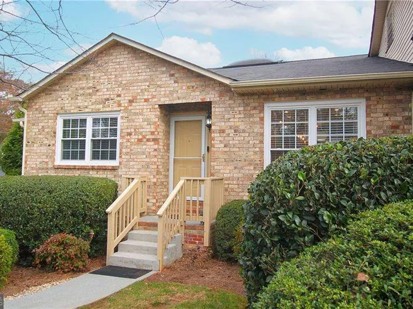 4121 Fawn Ct, Marietta, GA 30068