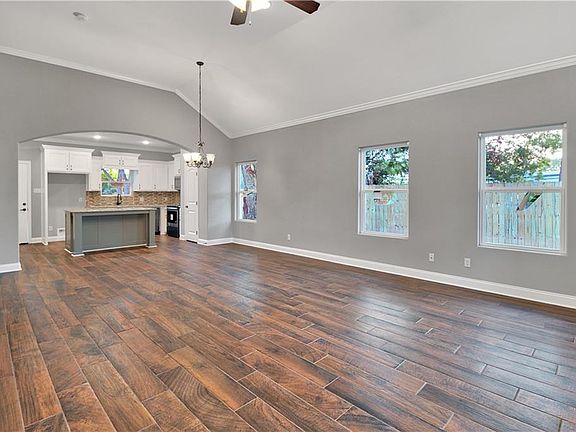 5th image of 808 La Vega St