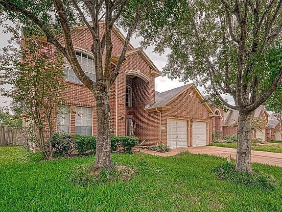 3rd image of 611 Wheelhouse Dr