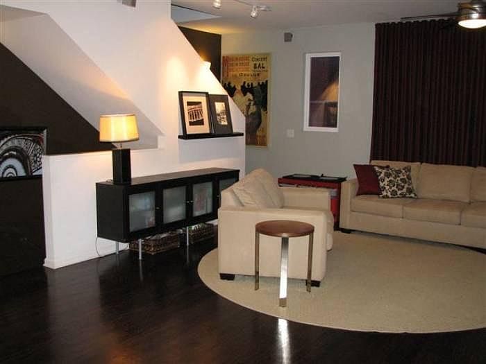 Living Room/Stair